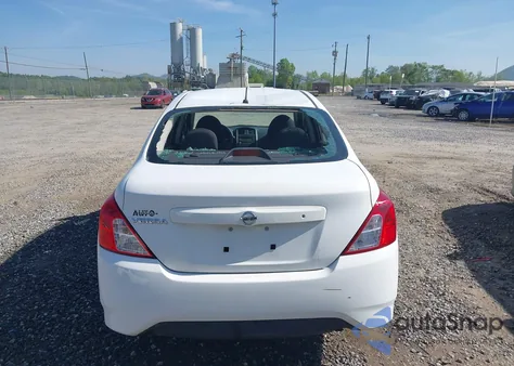 2016 Nissan Versa 1.6 S z USA, uszkodzony, nr VIN 3N1CN7AP2GL873364